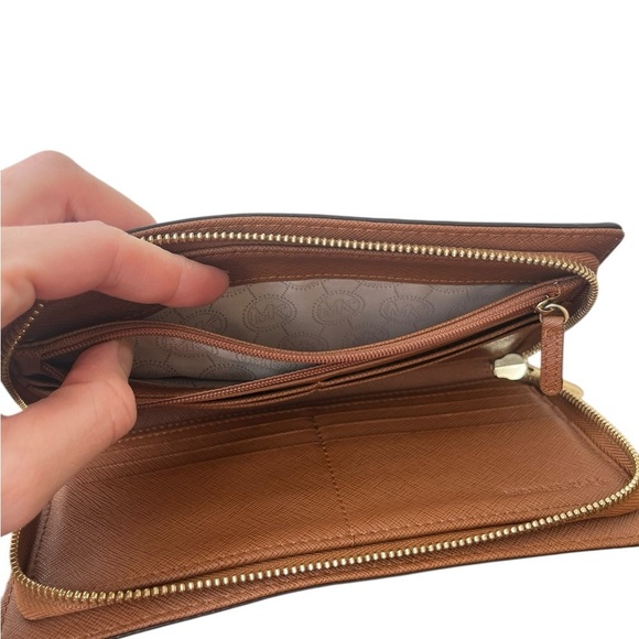 Michael Kors Hamilton lock genuine leather brown neutral zip wallet women’s - Picture 7 of 12